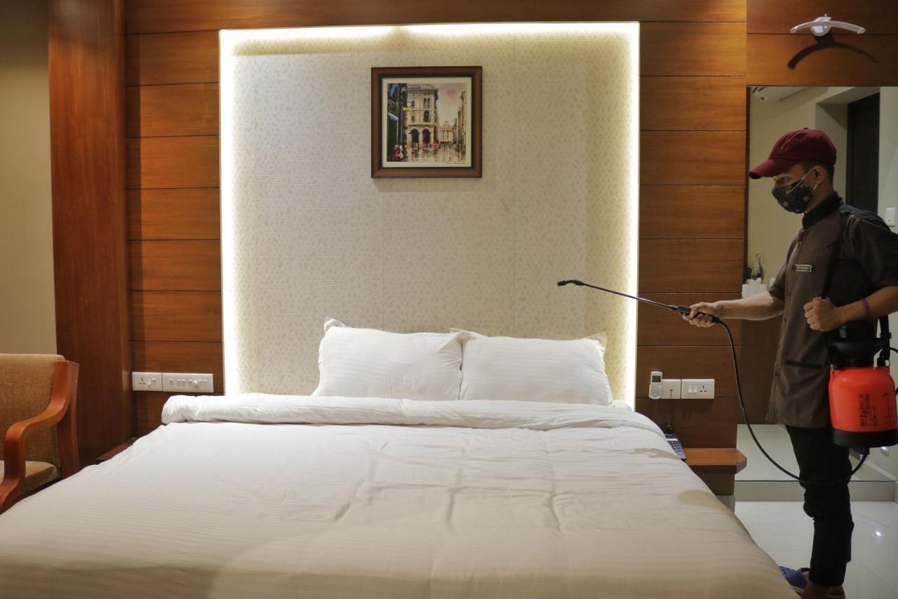 Hotel Priya Kottakkal ภายนอก รูปภาพ