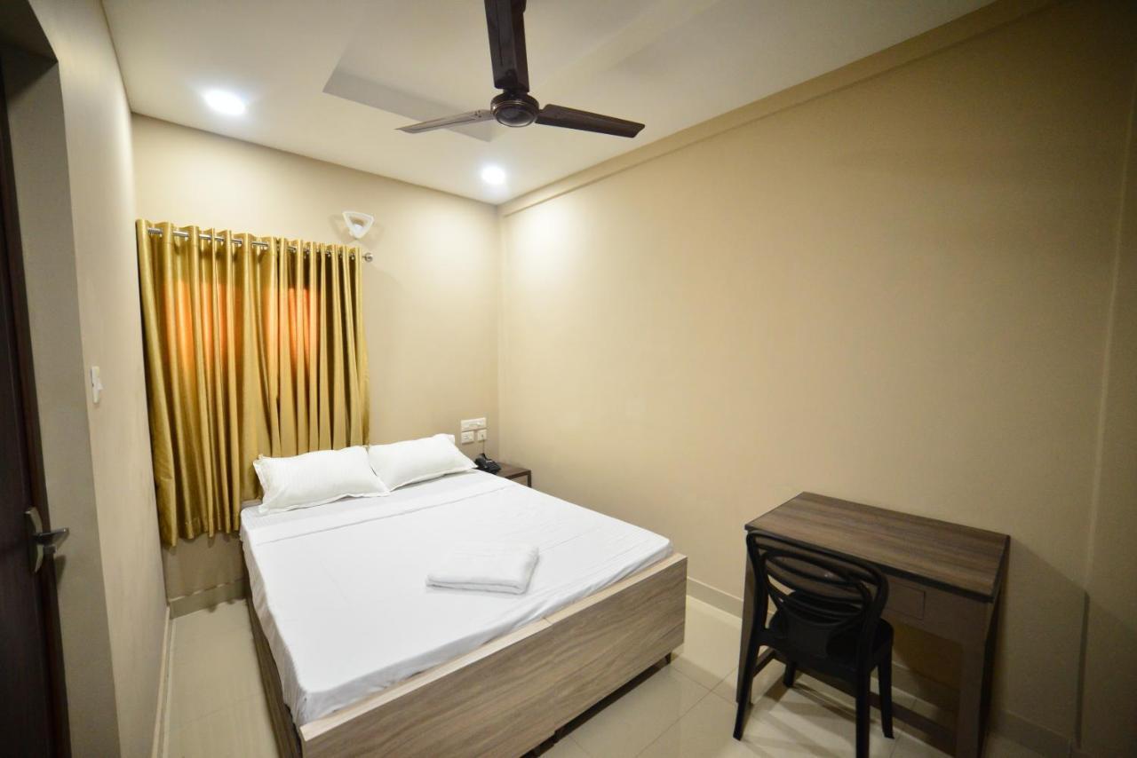 Hotel Priya Kottakkal ภายนอก รูปภาพ
