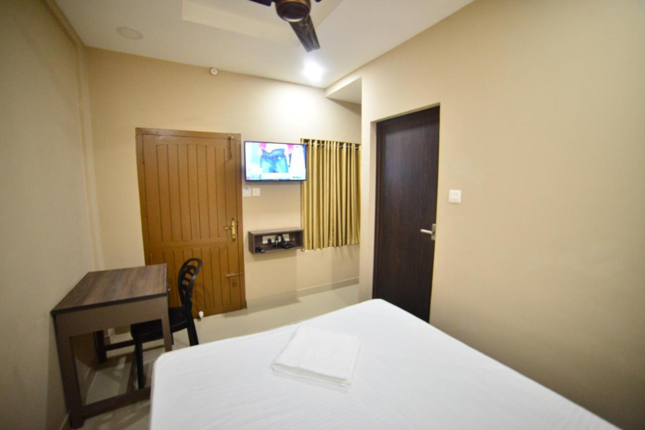 Hotel Priya Kottakkal ภายนอก รูปภาพ