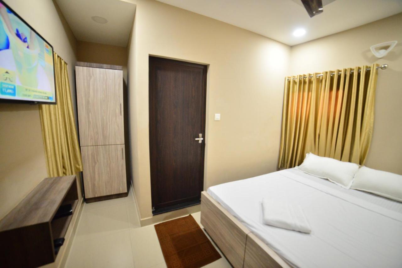 Hotel Priya Kottakkal ภายนอก รูปภาพ