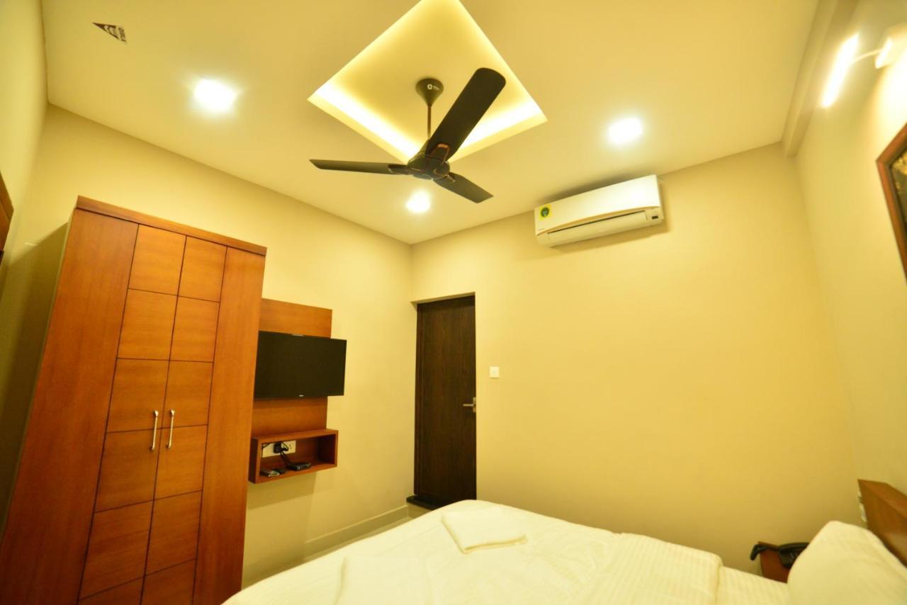 Hotel Priya Kottakkal ภายนอก รูปภาพ