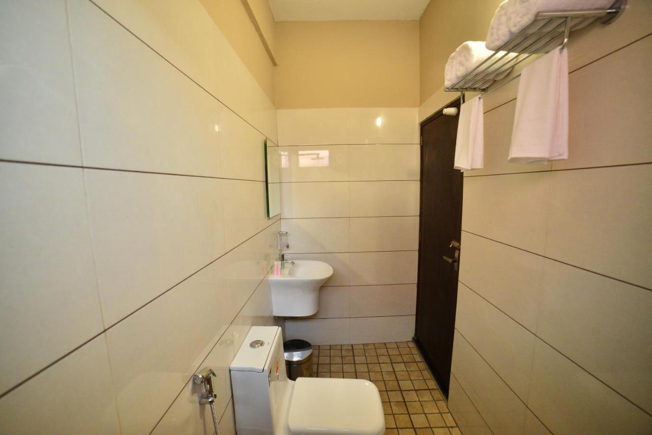 Hotel Priya Kottakkal ภายนอก รูปภาพ