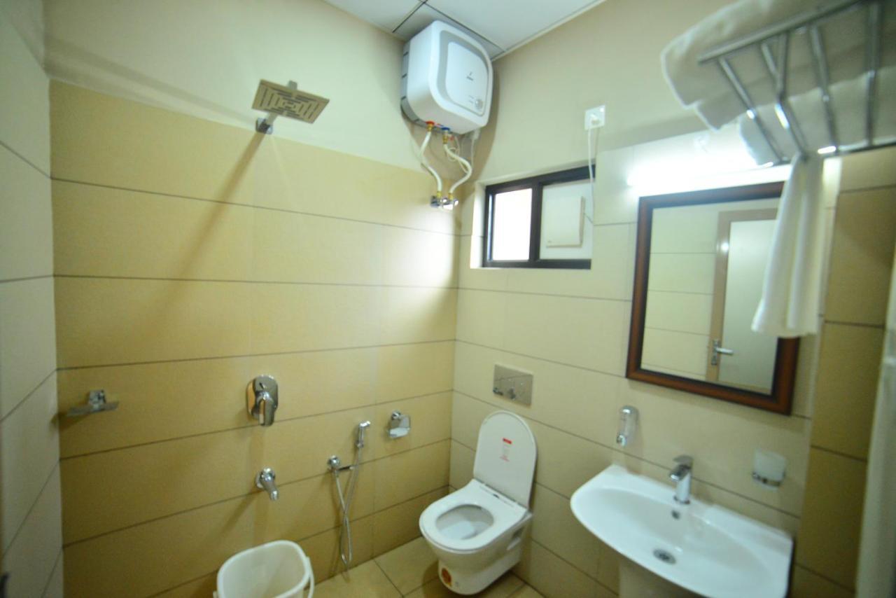 Hotel Priya Kottakkal ภายนอก รูปภาพ